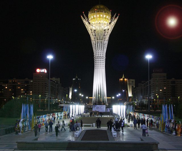 ASTANA : "Future capitale du nouvel ordre mondiale ?" 1024px-astana_2010